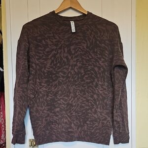 Athleta Studio To Street Sweatshirt Womens Size XXS Animal Print Crewneck Cozy